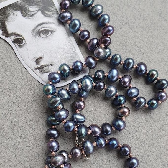 Hand Knotted Peacock Grey Pearl Necklace