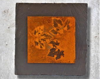 Wall decoration rust, small metal picture with real rust on slate, leaf motif in the rust layer, wall decoration rustic, nature, vintage,