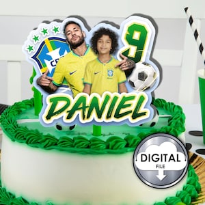 Decorazione per torta di compleanno personalizzata con pallone da calcio Brasile Brasil Neymar con foto, nome ed età, stampabile in digitale, TXRK4, festa per bambini