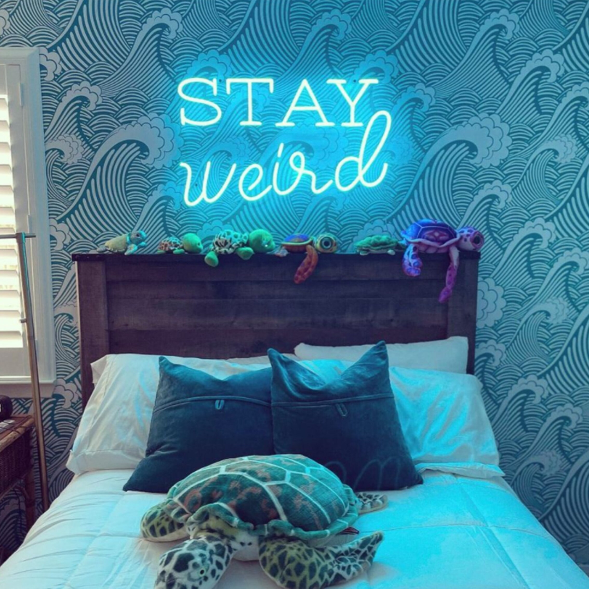 Stay Sassy Neon Sign Aesthetic For Room – ⚡ Neon Signature™