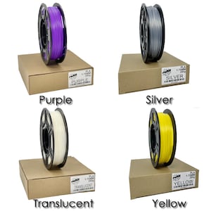 Peut inclure: Quatre bobines de filament PLA de 1,75 mm pour l'impression 3D. Les bobines sont &eacute;tiquet&eacute;es avec leurs couleurs&nbsp;: violet, argent, translucide et jaune. Chaque bobine p&egrave;se 250&nbsp;g.