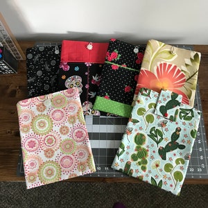 Tablet / Buch / Journal gepolsterte Hülle mit Tasche, Hülle, Knopf- und Schlaufenverschluss, Geschenk für Buchliebhaber, Lesezubehör, Geschenk für Lehrer