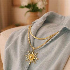 Gold Sun Pendant Necklace – Layered Chain Choker for Women, Summer Boho Jewelry, Celestial Statement Necklace, Sun Charm Gift