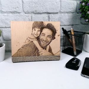 Curved Frame wooden photo engrave, Modern Minimalist Photo Holder, Stand with engraved picture, wood art frame standless, fathers gift