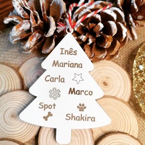 Adornos navideños personalizados para el árbol de Navidad 2021, nombres de familia personalizados cortados con láser, colgante de regalo navideño, árbol blanco con nombres, adornos navideños