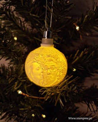 Hallmark Decorazione Natalizia 2019: Radio Rossa Con Luci E Suoni | Ornamento Per Albero Con Melodie E Pubblicità Del Polo Nord