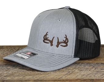 Youth Whitetail Deer Antler Hat: Richardson 112Y Embroidered Adjustable Snapback Trucker Cap