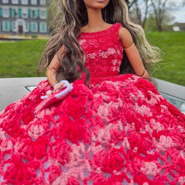 Rotes Kleid für Barbie, plus Tasche