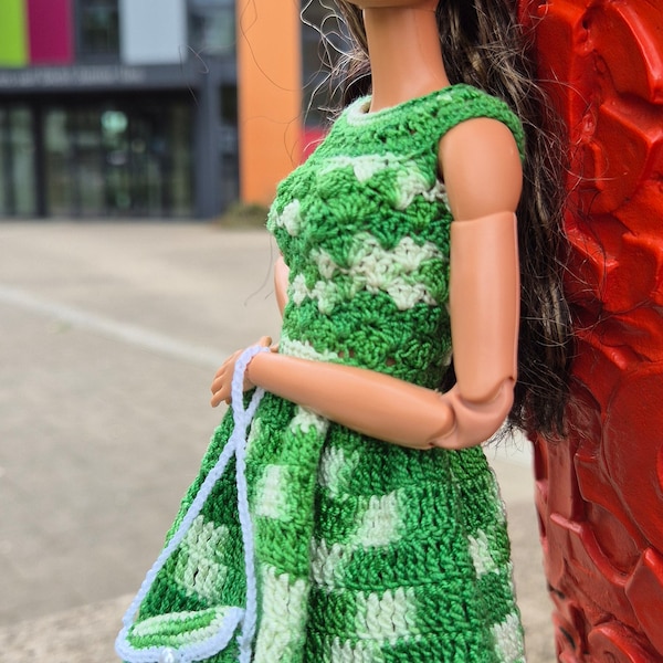 Grünes Kleid für Barbie, plus Tasche