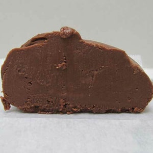Old-fashioned creamy Chocolate fudge 1/2 lb slice