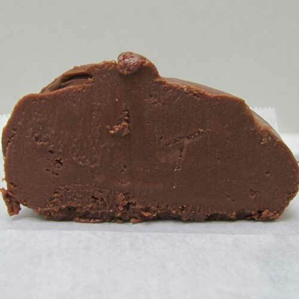 Old-fashioned creamy Chocolate fudge 1/2 lb slice