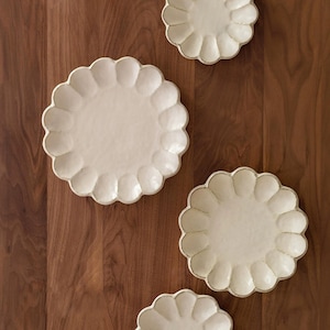 Set of 4 Japanese Authentic Famous Brand KANEKO KOHYO White Rinka Plate