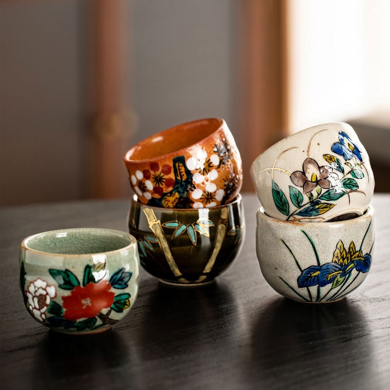 Great Zakka Kutani Yaki Sake Cup - Thumbnail 4