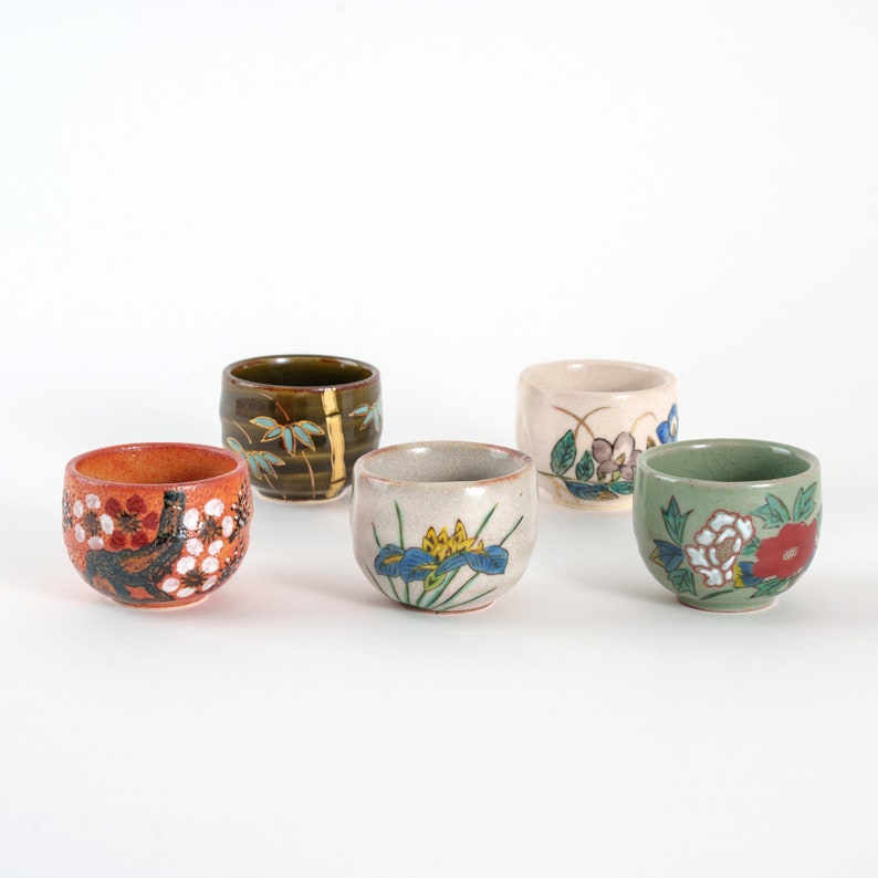 Great Zakka Kutani Yaki Sake Cup - Thumbnail 2