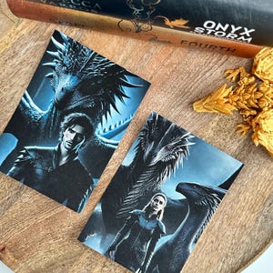 carte personaggio | Quarta Ala / Fiamma di Ferro / Tempesta di Onice - Rebecca Yarros | Serie Flame-Kissed | La serie Empirea | Merchandising del libro