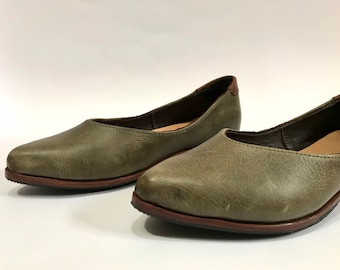 Women Elegant Shoes, Leather Shoes, Green Leather Shoes, Women Shoes, Casual Women, Comfy Shoes, Handmade Shoes, Vintage Look Women Shoes