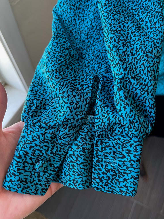 Turquoise patterned blouse - image 3