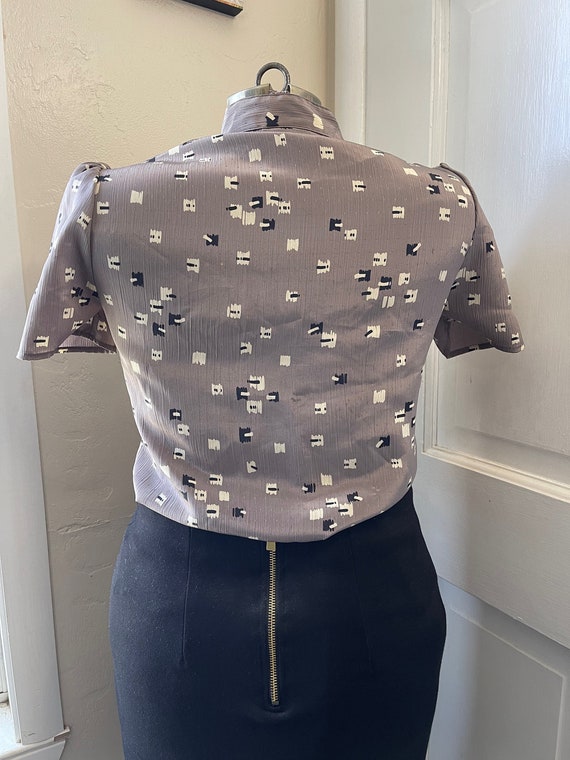 Jonathan Martin Grey Patterned Blouse - image 4