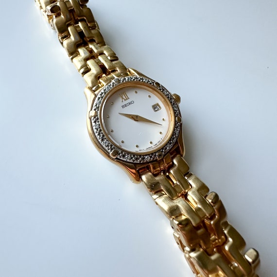 Vintage 90s Ladies Seiko Gold Plated Watch with D… - image 4