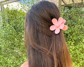 Pink Flower Hair Claw Clip | Preppy Summer Accessory