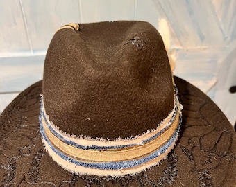 Sombrero quemado a mano, ala ancha marrón con flores, ajustable