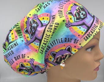 Tu pequeño rayo de sol sarcástico ha llegado. Gorro quirúrgico europeo con cierre ajustable.