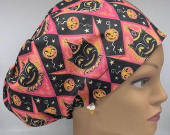 Gorro quirúrgico europeo Grinning Black Cats con cierre ajustable.
