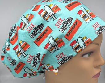 Gorro quirúrgico europeo Sux, Drugs & Rocuronium con cierre ajustable.