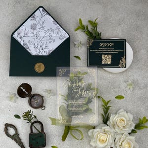 Glitter goud bedrukte helder acryl trouwkaart met bloemenpatroon print gevoerde donkergroene envelop