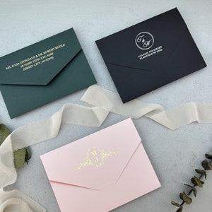 Dark green envelope with pocket, Wedding invitation with gold glitter print, rsvp card with QR code, With Love seal, Customizable envelope 画像 9