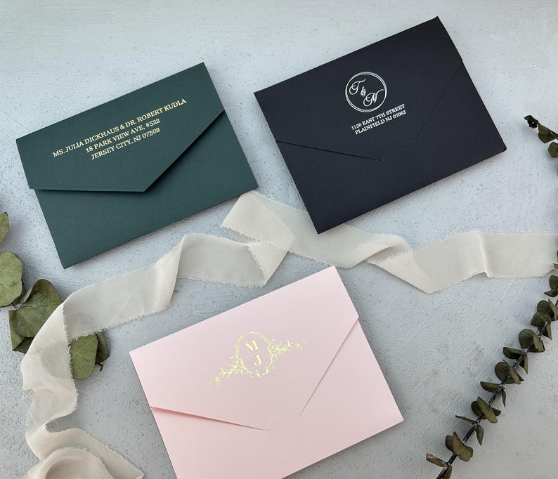 Dark green envelope with pocket, Wedding invitation with gold glitter print, rsvp card with QR code, With Love seal, Customizable envelope 画像 9