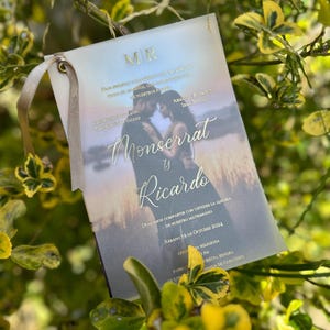 Invito per matrimonio e fidanzamento con copertina in pergamena laminata oro e foto personalizzata degli sposi