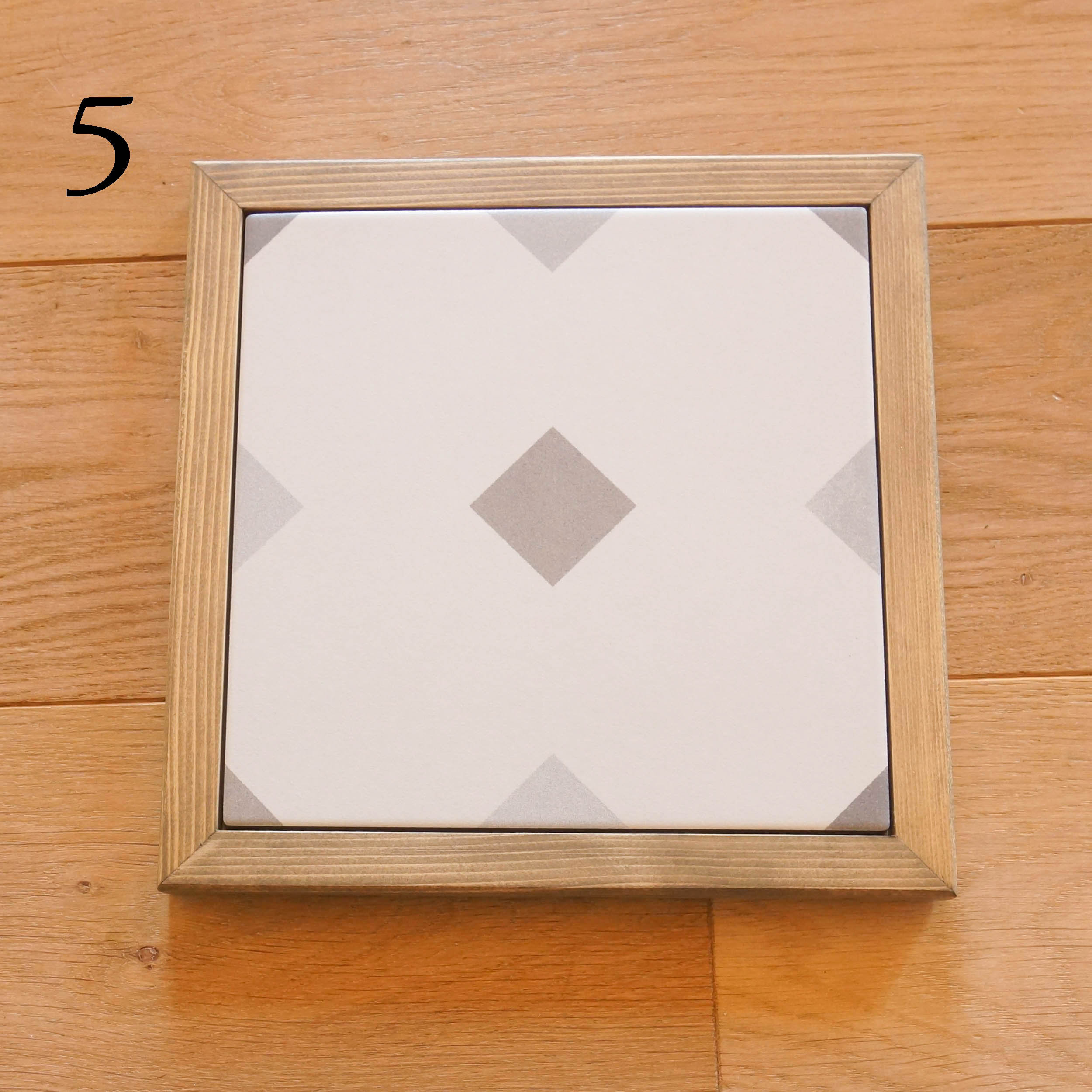 Dessous de Plat Carreau Rétro - Gris et Blanc Motif 5