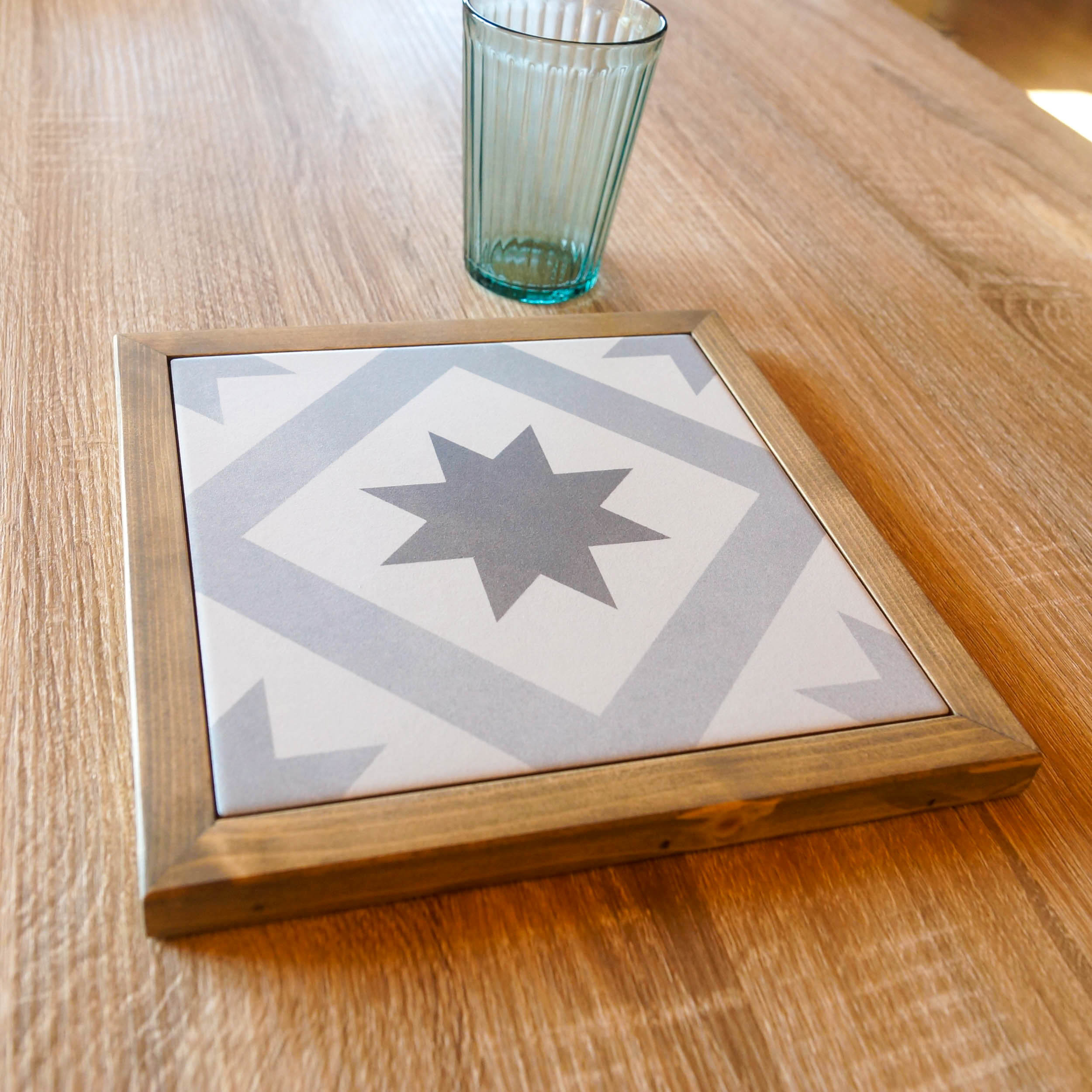 Dessous de Plat Carreau Rétro - Gris et Blanc Motif 7