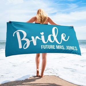 Personalised Bride and Bridesmaid Beach Towel, Custom Beach Towels for Bachelorette Party, Bride and Bridesmaid Personalised Pool Towel