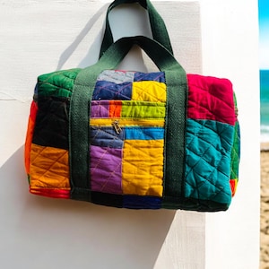 Handgemachte gesteppte Patchwork-Reisetasche | Bunter Boho Reise Weekender | Ethisches Kunsthandwerk Nachhaltiges Modegeschenk