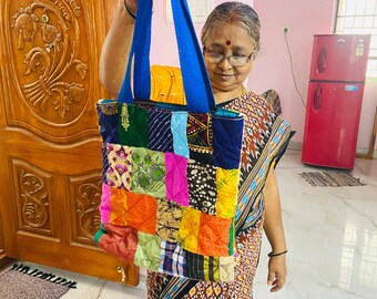 Tote bag with fabric blocks for everyday use, for women and men, shopping bag, stylish bag with mobile pouch, patchwork multicolour