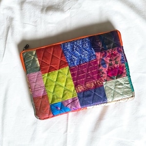 13-Zoll-MacBook-Hülle, Dell-Tasche | Handgefertigte, gesteppte und weiche Laptop-Hülle aus Patchwork | Einzigartiges Unikat | Indische Webmuster