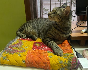 Customizable Patchwork Quilted Pet Mat: 20x20 inch Cozy Comfort