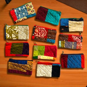 ハンドメイドリサイクルギフトポーチ、アソートジップバッグ、旅行用メイクアップ収納、ブライズメイドギフト10個パック