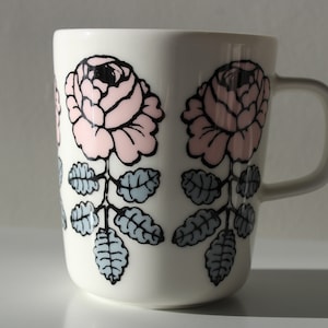 Marimekko Oiva VIHKIRUUSU (Wedding Rose) mug 0,25 l  - Design by Maija Isola