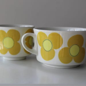 Arabia Finland AURINKO (Sun) yellow creamer and sugar bowl - Design by Göran Bäck and Esteri Tomula vintage 1970