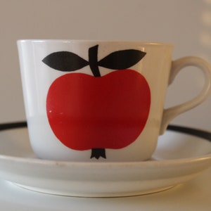 RARE Arabia Finland OMENA ( Apple ) coffee cup & saucer - Model by Kaj Franck