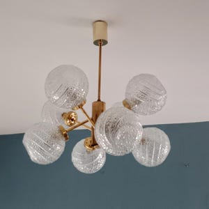 Lámpara de araña Sputnik de mediados de siglo con globos de vidrio texturizado, lámpara de techo de 7 luces