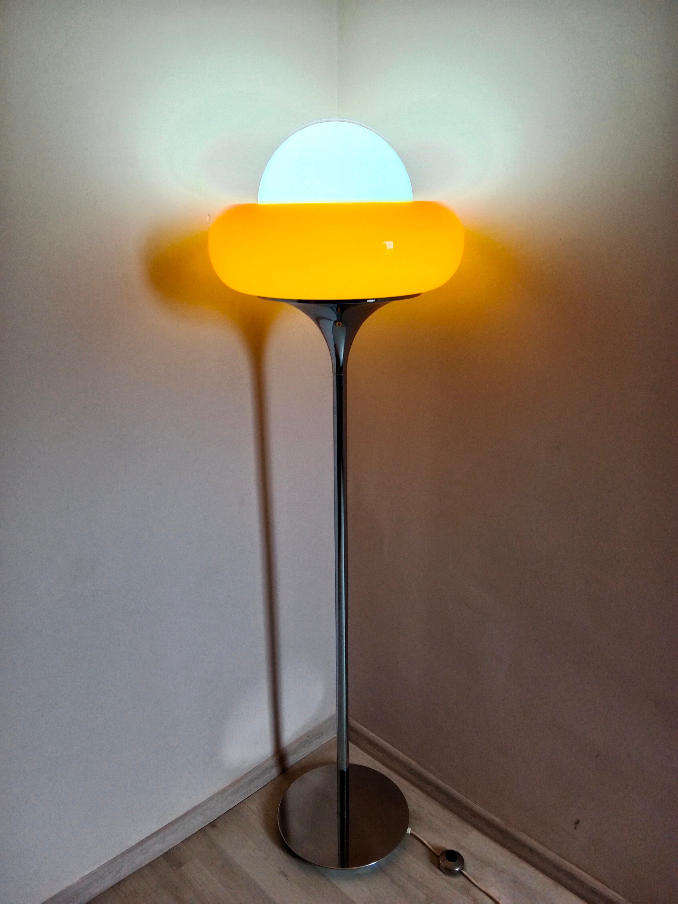Rare Harvey Guzzini Jadran Floor Lamp, Mid Century Modern Space