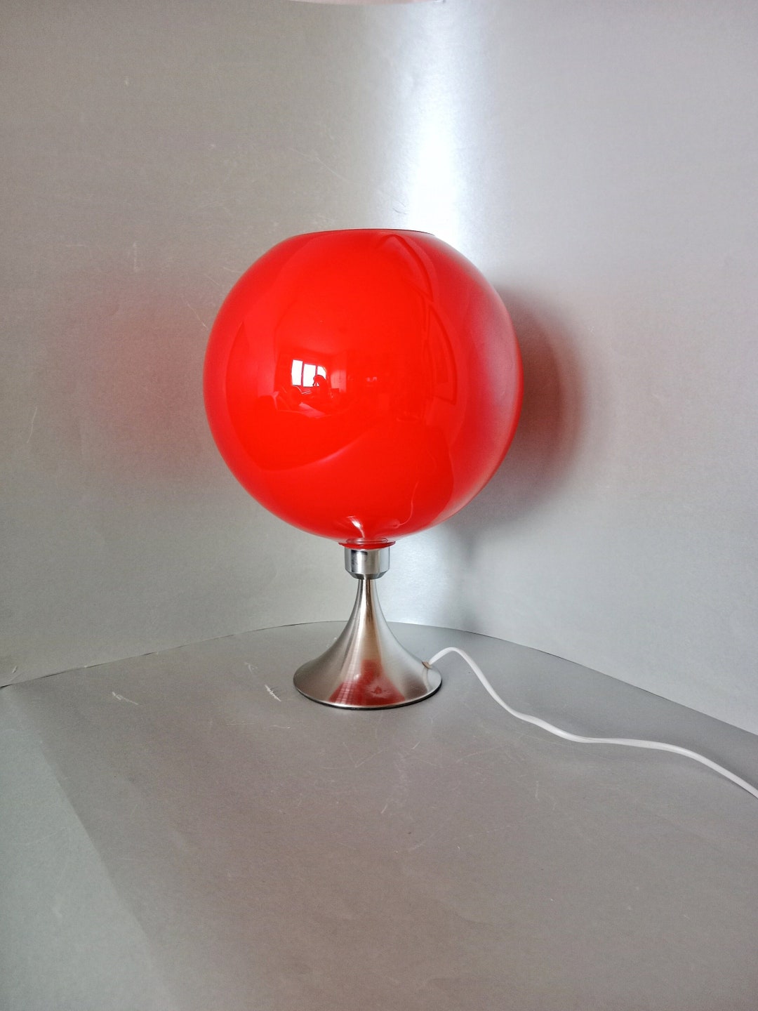 Space Age Table Lamp/mid Century Opaline Glass Globe Lamp/vintage Red Glass Table Lamp/70s Lamp