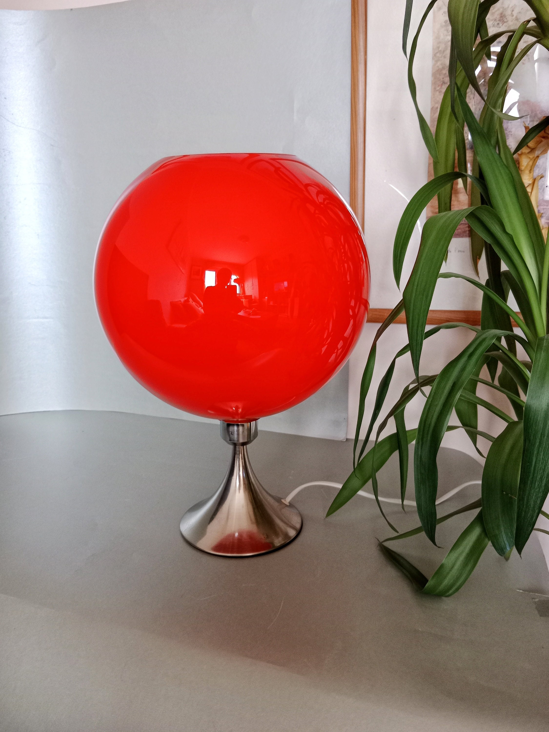 Space Age Table Lamp/mid Century Opaline Glass Globe Lamp/vintage Red Glass Table Lamp/70s Lamp