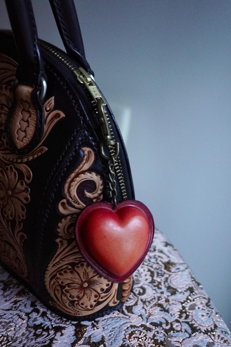 Handmade Leather Heart Keychain: Angus Vegetable Tanned Leather - Etsy