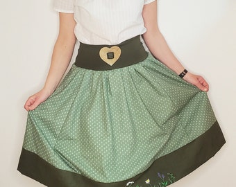 Sewing instructions: traditional skirt with cuffs and pocket