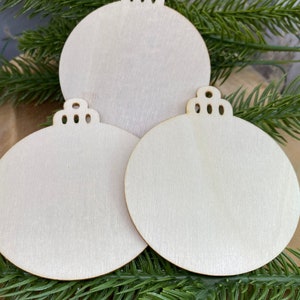 Wooden ornament disc in Christmas tree ball shape | Blank ball, Christmas decoration